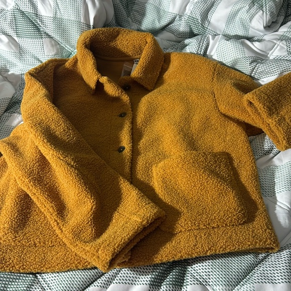 uniqlo windproof outer fleece jacket. LARGE - Picture 1 of 5